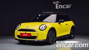 Mini Cooper Favoured 2025 года из Южной Кореи