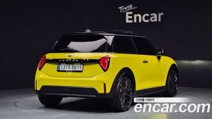 Mini Cooper Favoured 2025 года из Южной Кореи