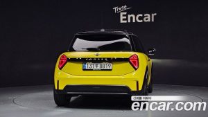 Mini Cooper Favoured 2025 года из Южной Кореи