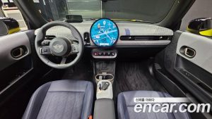 Mini Cooper Favoured 2025 года из Южной Кореи
