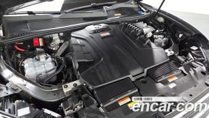 Volkswagen Touareg 3.0 TDI R-Line 2024 года из Южной Кореи