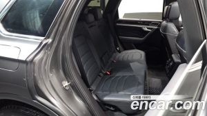 Volkswagen Touareg 3.0 TDI R-Line 2024 года из Южной Кореи