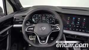 Volkswagen Touareg 3.0 TDI R-Line 2024 года из Южной Кореи