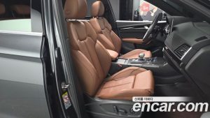 Audi Q5 45 TFSI 4WD Premium 2024 года из Южной Кореи