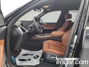 BMW X7 xDrive 40i M Sport 6 2024 года из Южной Кореи