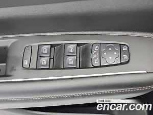 Renault-KoreaSamsung QM6 2.0 GDe Premiere 2WD 2022 года из Южной Кореи