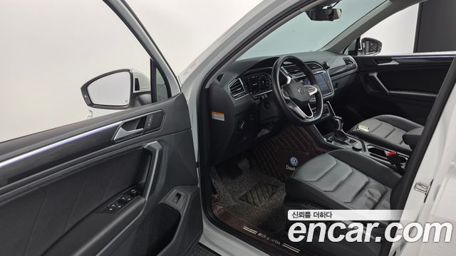 41255552_017.jpg Volkswagen Tiguan 2.0 TDI 4 Prestige 2023 года из Южной Кореи