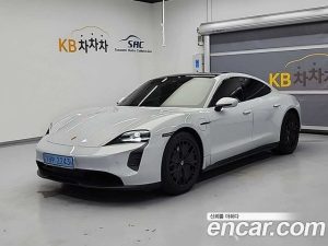 Porsche Taycan GTS 2023 года из Южной Кореи