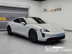 Porsche Taycan GTS 2023 года из Южной Кореи