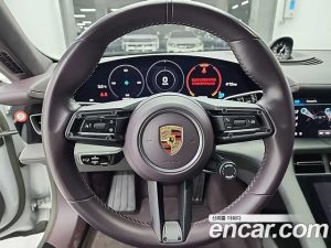 Porsche Taycan GTS 2023 года из Южной Кореи