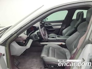 Porsche Taycan GTS 2023 года из Южной Кореи