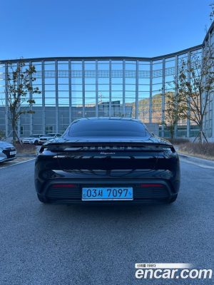 Porsche Taycan Base 2022 года из Южной Кореи
