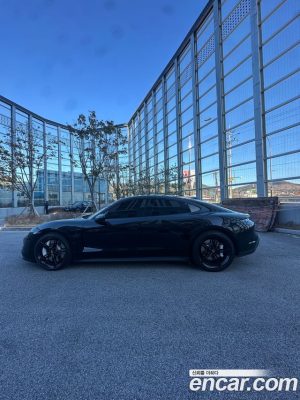 Porsche Taycan Base 2022 года из Южной Кореи