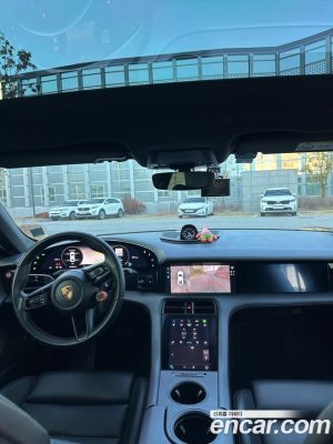 Porsche Taycan Base 2022 года из Южной Кореи