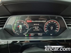 Audi Q8 e-tron 55 4WD Premium Sportback 2024 года из Южной Кореи
