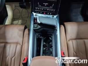 Audi Q8 e-tron 55 4WD Premium Sportback 2024 года из Южной Кореи