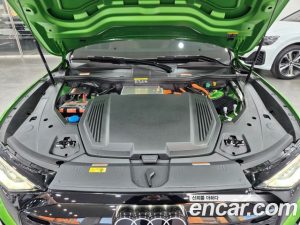 Audi Q8 e-tron 55 4WD Premium Sportback 2024 года из Южной Кореи