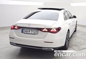 Mercedes-Benz E-Class E300 4MATIC Exclusive 2024 года из Южной Кореи