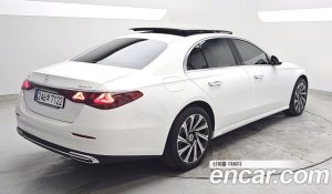 Mercedes-Benz E-Class E300 4MATIC Exclusive 2024 года из Южной Кореи