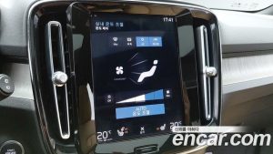 Volvo XC40 B4 Inscription 2022 года из Южной Кореи