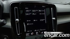 Volvo XC40 B4 Inscription 2022 года из Южной Кореи
