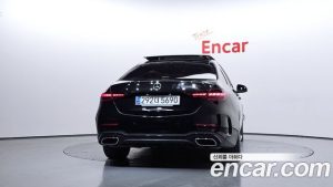 Mercedes-Benz C-Class C300 4MATIC AMG Line 2024 года из Южной Кореи