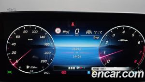 Mercedes-Benz C-Class C300 4MATIC AMG Line 2024 года из Южной Кореи