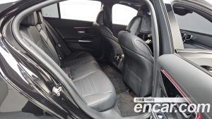 Mercedes-Benz C-Class C300 4MATIC AMG Line 2024 года из Южной Кореи