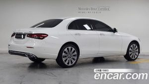 Mercedes-Benz E-Class E350 4MATIC Exclusive 2023 года из Южной Кореи