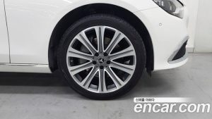 Mercedes-Benz E-Class E350 4MATIC Exclusive 2023 года из Южной Кореи