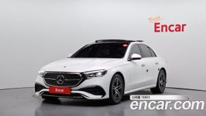 Mercedes-Benz E-Class E300 4MATIC AMG Line 2024 года из Южной Кореи