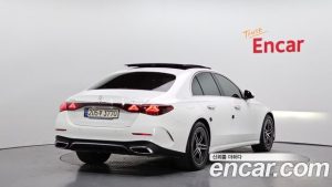 Mercedes-Benz E-Class E300 4MATIC AMG Line 2024 года из Южной Кореи