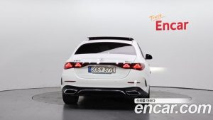 Mercedes-Benz E-Class E300 4MATIC AMG Line 2024 года из Южной Кореи