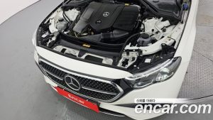 Mercedes-Benz E-Class E300 4MATIC AMG Line 2024 года из Южной Кореи