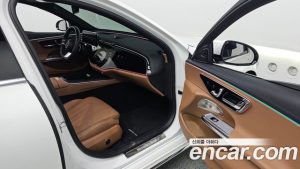 Mercedes-Benz E-Class E300 4MATIC AMG Line 2024 года из Южной Кореи