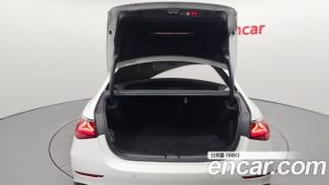 Mercedes-Benz E-Class E300 4MATIC AMG Line 2024 года из Южной Кореи