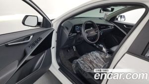 Kia Niro Signature 2025 года из Южной Кореи