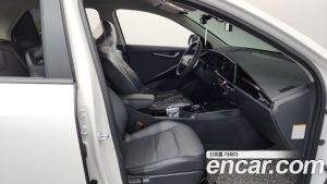 Kia Niro Signature 2025 года из Южной Кореи