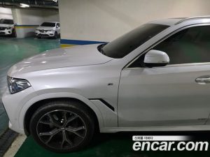 BMW X6 xDrive40i M Sport 2023 года из Южной Кореи