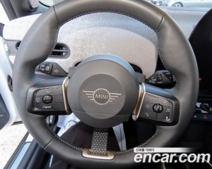 Mini Cooper 5Door Favoured 2025 года из Южной Кореи