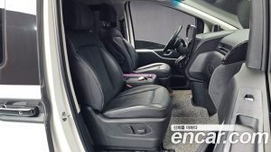 Hyundai Staria 4WD Lounge 9-Seater 2024 года из Южной Кореи