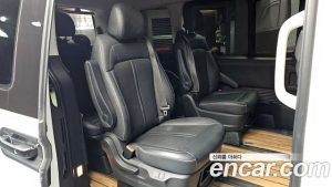Hyundai Staria 4WD Lounge 9-Seater 2024 года из Южной Кореи
