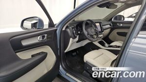 Volvo XC40 B4 ULTIMATE Bright 2023 года из Южной Кореи