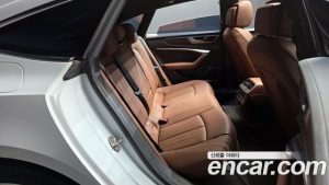 Audi A7 45 TDI 4WD Premium 2023 года из Южной Кореи