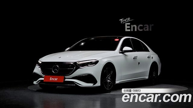 Mercedes-Benz E-Class E300 4MATIC AMG Line 2025 года из Кореи