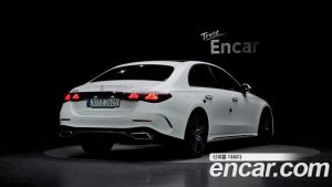 Mercedes-Benz E-Class E300 4MATIC AMG Line 2025 года из Южной Кореи
