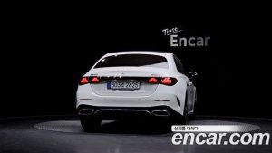 Mercedes-Benz E-Class E300 4MATIC AMG Line 2025 года из Южной Кореи