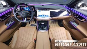 Mercedes-Benz E-Class E300 4MATIC AMG Line 2025 года из Южной Кореи