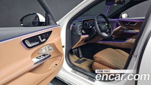 Mercedes-Benz E-Class E300 4MATIC AMG Line 2025 года из Южной Кореи