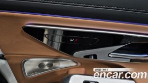 Mercedes-Benz E-Class E300 4MATIC AMG Line 2025 года из Южной Кореи
